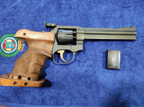 Buenas Tardes, Vendo Revolver Manurhin MR 32 Match,
en Buen estado con un disparador excelente i una 
agrupación 01