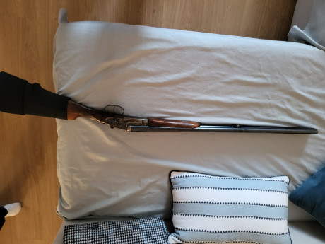 Vendo yuxtapuesta calibre 20, marca LIG. Tiene sus años y uso. Está recién revisada y ajustada.  
2 gatillos, 00