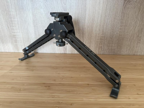 Se vende Bipode FCS26 / F-Class Soluciones 26.
El bípode FCS26 está diseñado para disparos de precisión 02