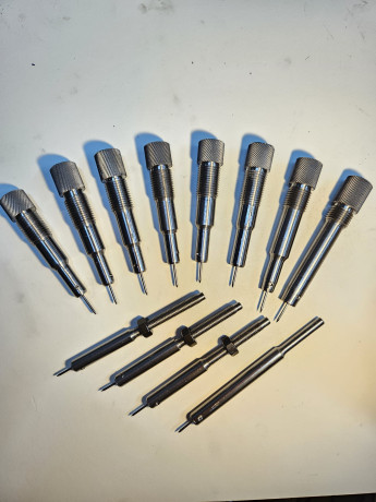 AGUJA PARA DESEMPISTONAR 
Aguja en acero mecanizado, nada de fundicion
Olvidate de partir o doblar mas 00