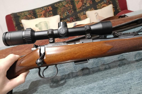 Se vende rifle del calibre 22 LR, marca Ceska (CZ) modelo 452, caja larga.
Se vende con monturas y un 01