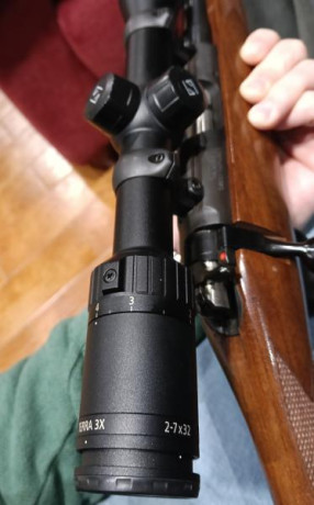 Se vende rifle del calibre 22 LR, marca Ceska (CZ) modelo 452, caja larga.
Se vende con monturas y un 10