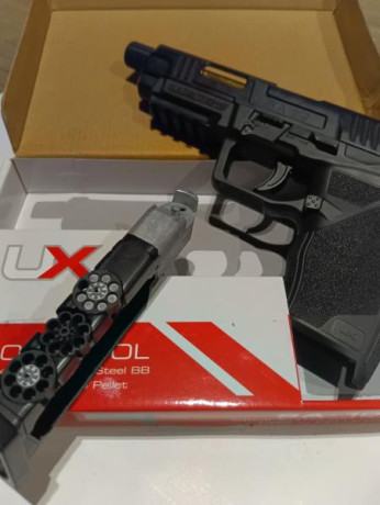 Vendo Umarex Sa10. Con cargadores oara balines y bolas de acero. 4,5. Blowback potente. Regalo bombonas, 11