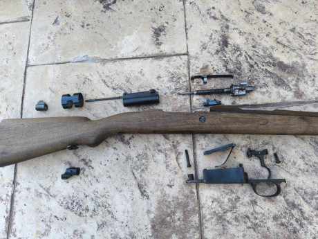 Se venden todas las piezas que se ven en las fotos, pertenecientes a un máuser coruña mod. 43, en muy 02