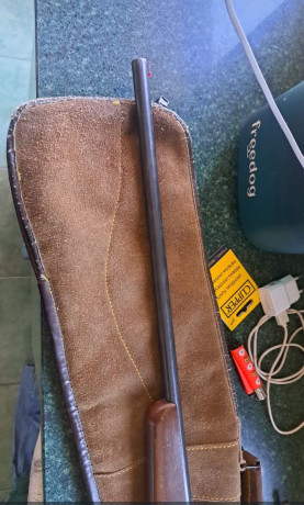 Vendo escopeta de cerrojo,marca Norica, calibre 410. En buen estado.
Tengo 4 cajas de cartuchos y 1 de 02