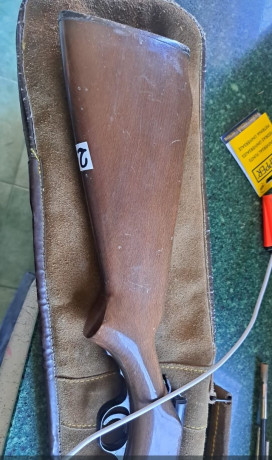 Vendo escopeta de cerrojo,marca Norica, calibre 410. En buen estado.
Tengo 4 cajas de cartuchos y 1 de 00