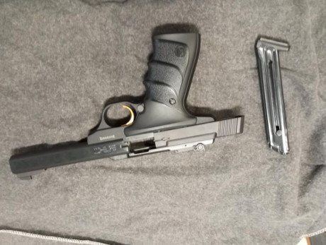 Vendo Pistola Browning Buck Mark  prácticamente nueva, en caja original y regalo munición autorizada en 01