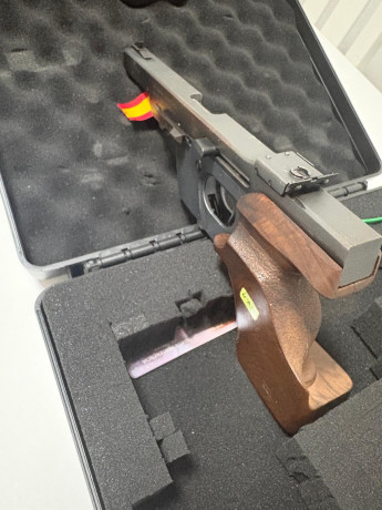 WALTHER GSP 22LR 700€, empuñadura regulable, se incluye maletín y una segunda empuñadura no regulable. 01