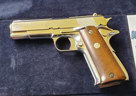 En venta Pistola Llama del calibre 9mm. 495€ Interesados 636111985. 00