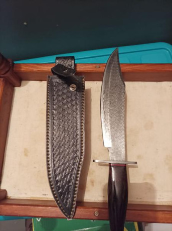 Cuchillo Bowie de damasco, longitud de hoja 24.1 cm, longitud del mango 12.7cm, material del mango madera 01