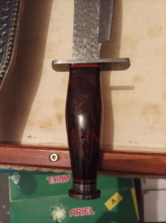 Cuchillo Bowie de damasco, longitud de hoja 24.1 cm, longitud del mango 12.7cm, material del mango madera 11