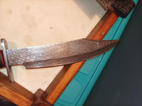 Cuchillo Bowie de damasco, longitud de hoja 24.1 cm, longitud del mango 12.7cm, material del mango madera 10