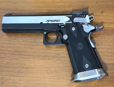 Se ofrece magnífica pistola STI Apeiro cal.40SW  :
* Cañón Schuemann de  tipo Islam rampado de 5” pesado. 01