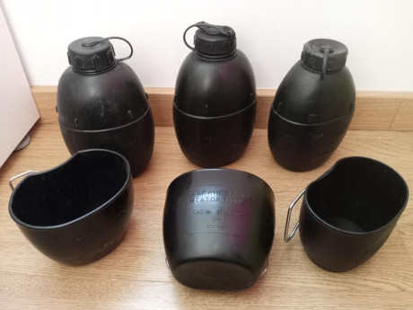 Vendo lote de Cantimploras y cacillos NATO 

20€ todo el conjunto, envío incluido 02