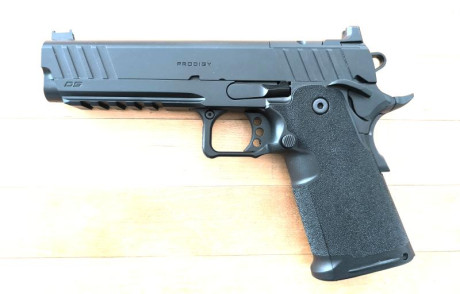 Vendo pistola tipo 2011 de la marca Springfield Armory.   

Completamente nueva a estrenar.   
Con dos 01