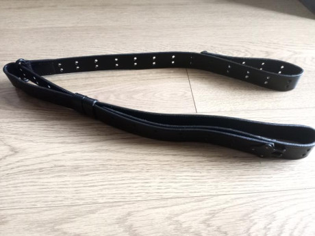 Vendo Correa porta fusil tipo M1 Garand y similares, en piel negra. Está nueva

25€ envío incluido 01