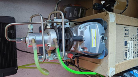 Se vende todo por cesión de actividad 
daysatate redwolf safary cal 5.5 (22)
con 2 baterias cargador 
caja 01