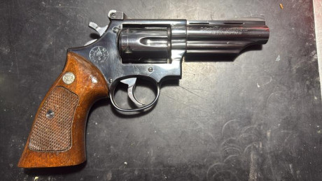 Por motivos de espacio en armero vendo dos revólveres clásicos y de fabricación nacional. 
ASTRA MATCH 00