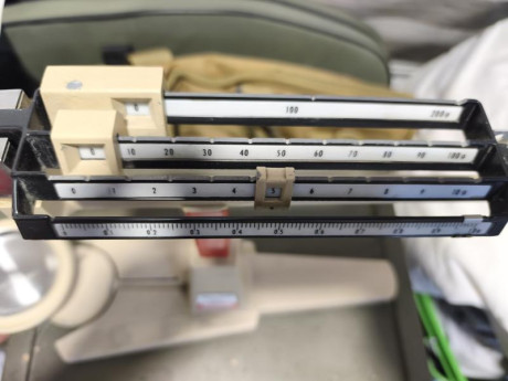 Se vende balanza de precisión analógica por no usar prefiero la digital 
Precio 70€ 01