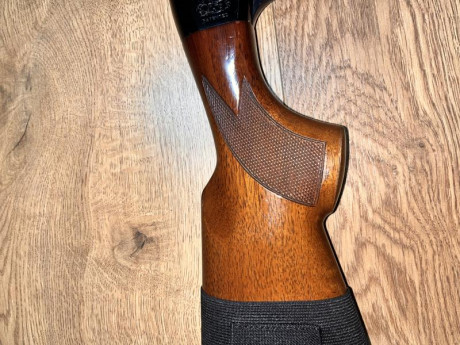 TIENE 66CM DE CAÑON CHOKE DE 4 ESTRELLAS FIJO NUNCA A FALLADO ESTA PRACTICAMENTE NUEVA 280€ O CAMBIO POR 11