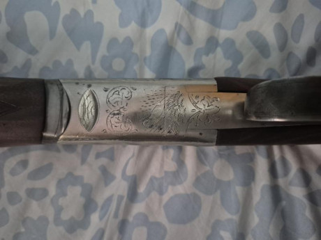 OJO – LEER BIEN 

 80€ !!!! 

Pongo a la venta esta escopeta superpuesta AZHUR EIBAR, IMPORTANTE: AVERIADA 02