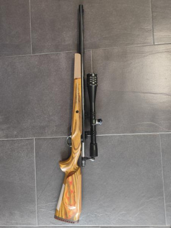 Se vende este rifle con dos culatas" anschutz adaptada. Pertenecía al armero Antonio Mestres. El 02