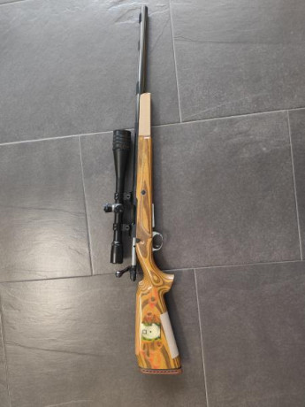 Se vende este rifle con dos culatas" anschutz adaptada. Pertenecía al armero Antonio Mestres. El 01