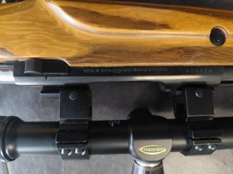 Se vende este rifle con dos culatas" anschutz adaptada. Pertenecía al armero Antonio Mestres. El 11