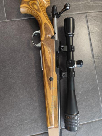 Se vende este rifle con dos culatas" anschutz adaptada. Pertenecía al armero Antonio Mestres. El 10