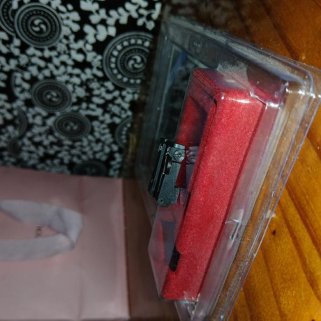 Vendo alza LPA para glock, solo puesta para probarla, pero con el punto de mira que tenía no me acostumbraba.se 01