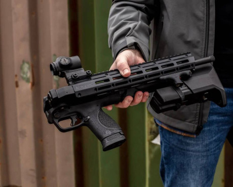 Se vende carabina S&W MP FPC en 9mm. 

Se incluyen dos cargadores de 10 balas de capacidad cada uno 12