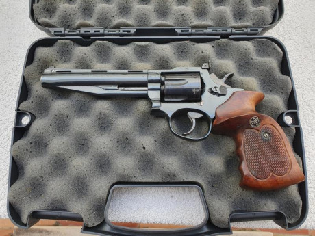 Se vende revolver ruby extra en calibre 38 special.Guiado en F.Esta en buen estado y dispara muy bien,tiene 00