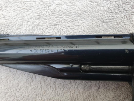 Se vende revolver ruby extra en calibre 38 special.Guiado en F.Esta en buen estado y dispara muy bien,tiene 10