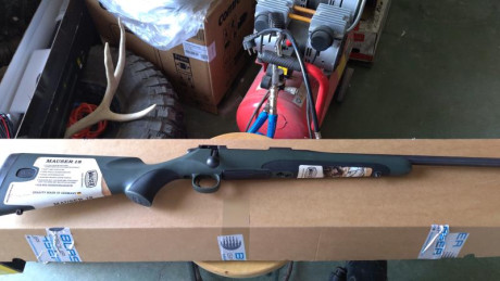 vendo mauser waldjagd nuevo sin estrenar en su caja 
color verde 
calibre 308 win 
cargador extraible 01
