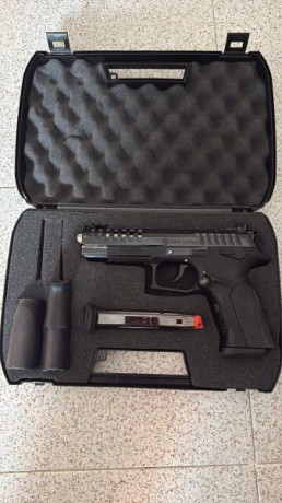 Vendo Grand Power x-calibur , calibre 9mm, lleva 4 cargadores, funda IPSC y muelles recambio.
Usada en 02