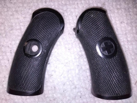 Hola, voy a empezar a poner a la venta unos cuantos juegos de cachas de revolveres , 


esta en concreto 31