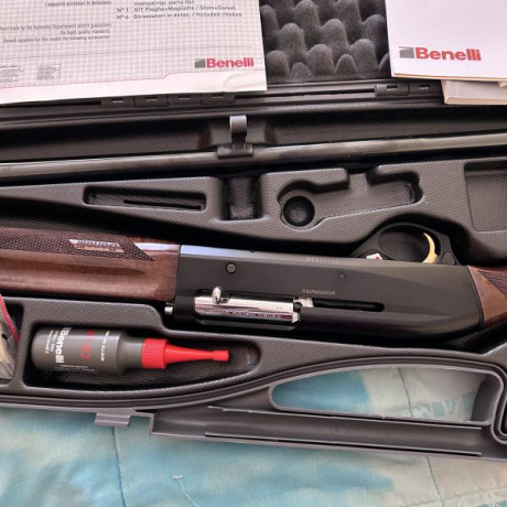 Se vende a personas poseedoras del pertinente permiso de armas: benelli montef. 20 lim. 3c fissa. poco 01