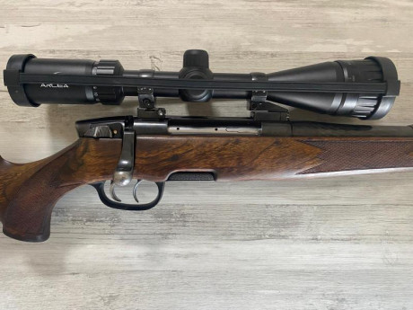 Rifle clásico con 2 gatillos para poder tirar con pelo.
Buen estado.
Precio 1000€
Mi teléfono es 625305831 00