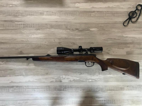 Rifle clásico con 2 gatillos para poder tirar con pelo.
Buen estado.
Precio 1000€
Mi teléfono es 625305831 11