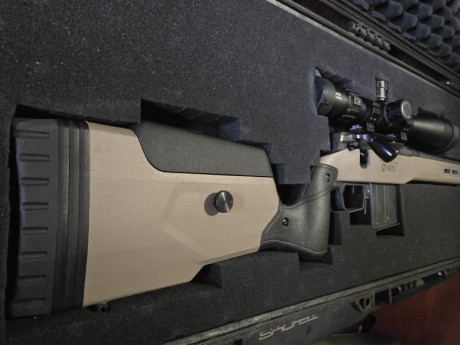 Buenas.
Vacio armero y pongo a la venta varias armas;
- STEYR MANNLICHER luxus 30-06. Gatillo pelo francés, 21