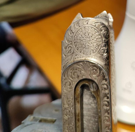 Se ofrece a la venta una escopeta Victor Sarasqueta Modelo 216 HH Hispania, calibre 12, una pieza clásica 90