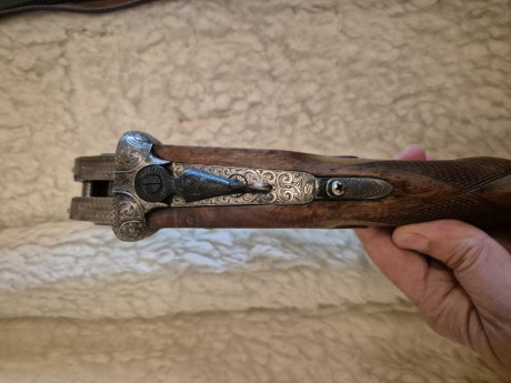 Hola

Aquí os dejo alguna fotografía de esta paralela del 12/70 fabricada en 1982 por Maguregui.

Dos 00