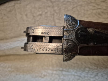 Hola

Aquí os dejo alguna fotografía de esta paralela del 12/70 fabricada en 1982 por Maguregui.

Dos 12