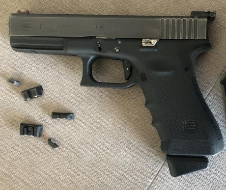 Hola
Vendo impecable Glock 17 modelo RTF (rugose texture frame), edición especial de las que fabricaron 00