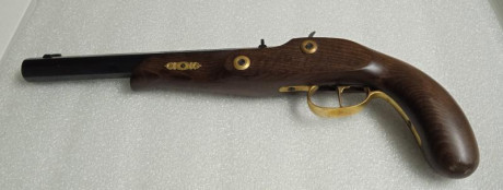 Hola. Vendo pistola Davy Crockett, de Ardesa, calibre 32. Sólo estrenada. Está afinada, aunque no tiene 02