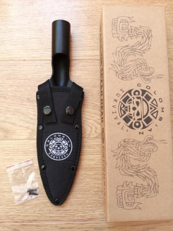 Vendo Lanza United con empuñadura hueca para acoplar un astil de madera. Doble filo. Incluye funda protectora 00