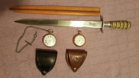 Saludos, 

Por compartir de vez en cuando alguna cosa, os cuelgo imágenes de un cuchillo gaucho (facón, 150