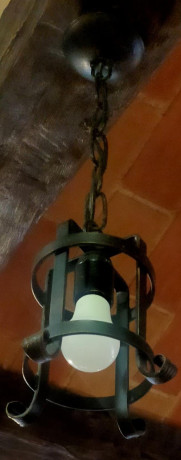 Hola buenos días, un amigo ha cambiado la decoración de su restaurante y vende diversos muebles rústicos 22