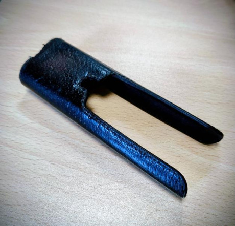 Se ofrece a la venta una escopeta Victor Sarasqueta Modelo 216 HH Hispania, calibre 12, una pieza clásica 61