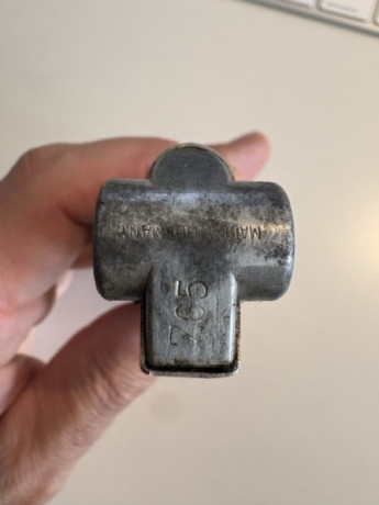 Hola,

Vendo 2 cargadores luger en buen estado:

1. con marcaje 7,65 Made in Germany
2. con marcaje 9 10